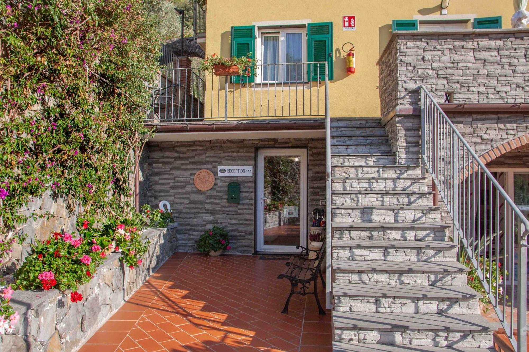 B&B Vignola เลวานโต ภายนอก รูปภาพ